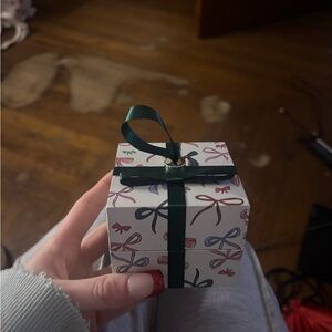 Gift Box with Ribbon Design for necklaces